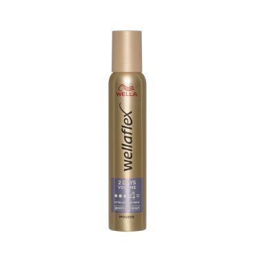 Мусс для волос Wella Wellaflex 2 Days Volume 4 200мл.