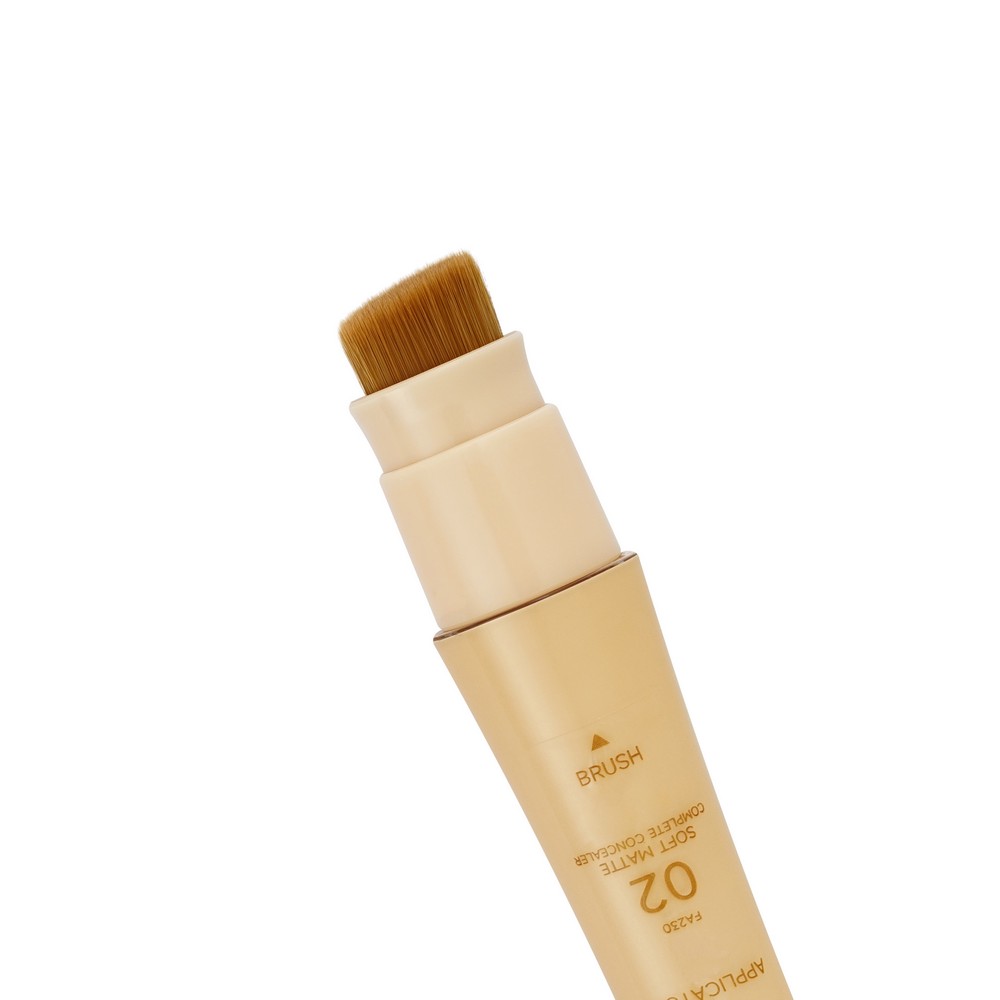 Консилер для лица с кистью Focallure Soft Matte Complete Concealer 02 8г. Фото 6.