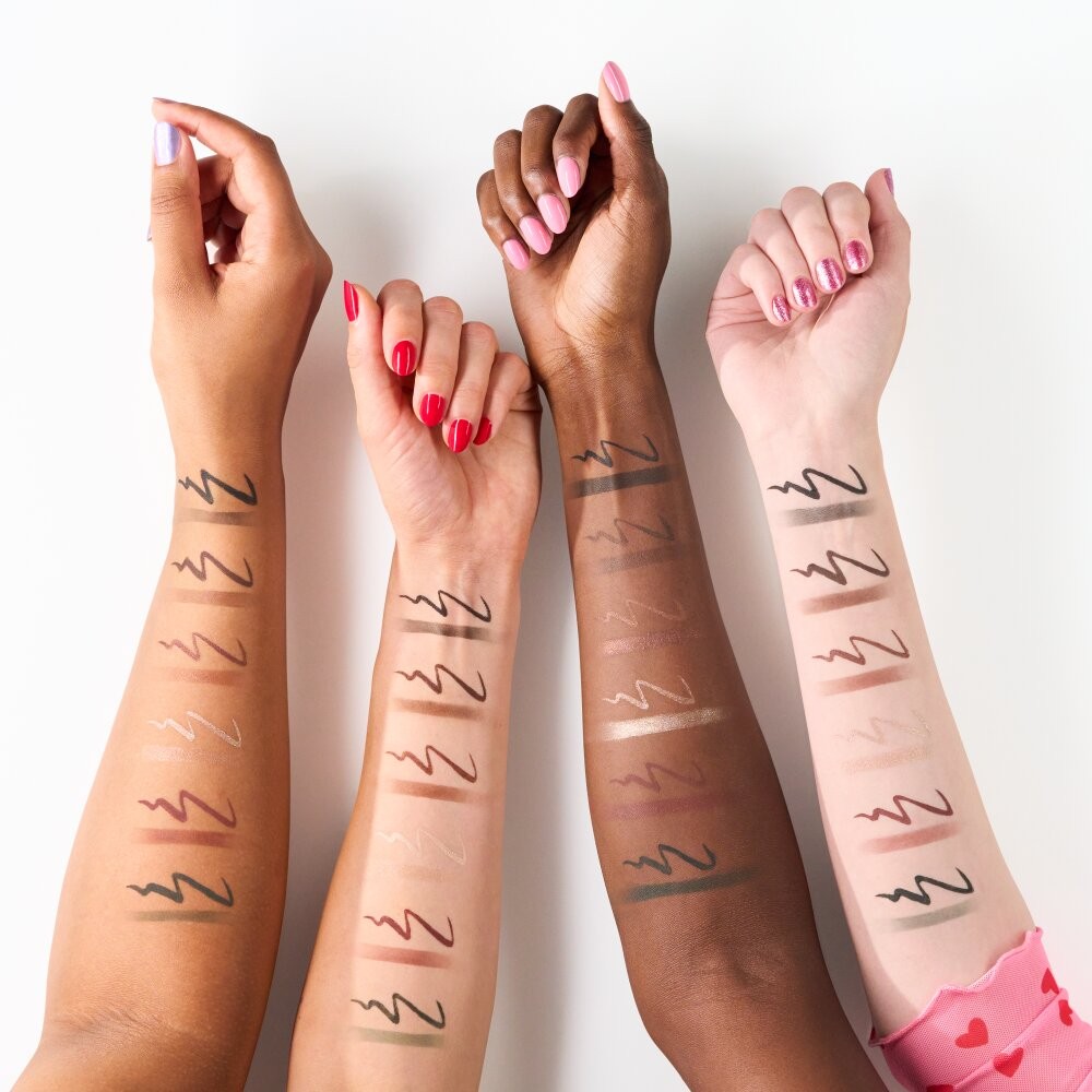 Гелевый карандаш для век Essence Satin Blend gel eyeliner 03 0,22г. Фото 4.