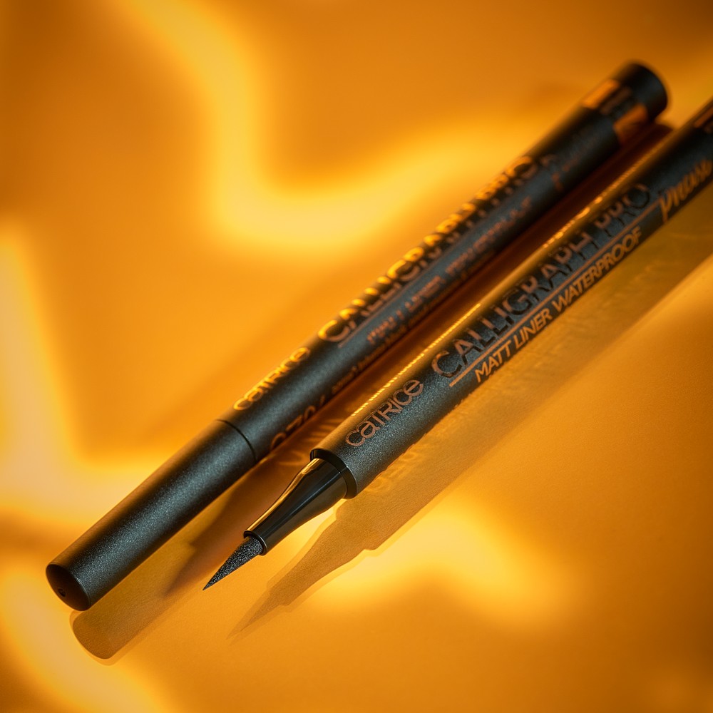 Водостойкая подводка для век Catrice Calligraph Pro Precise 24h 010 1,2мл. Фото 7.