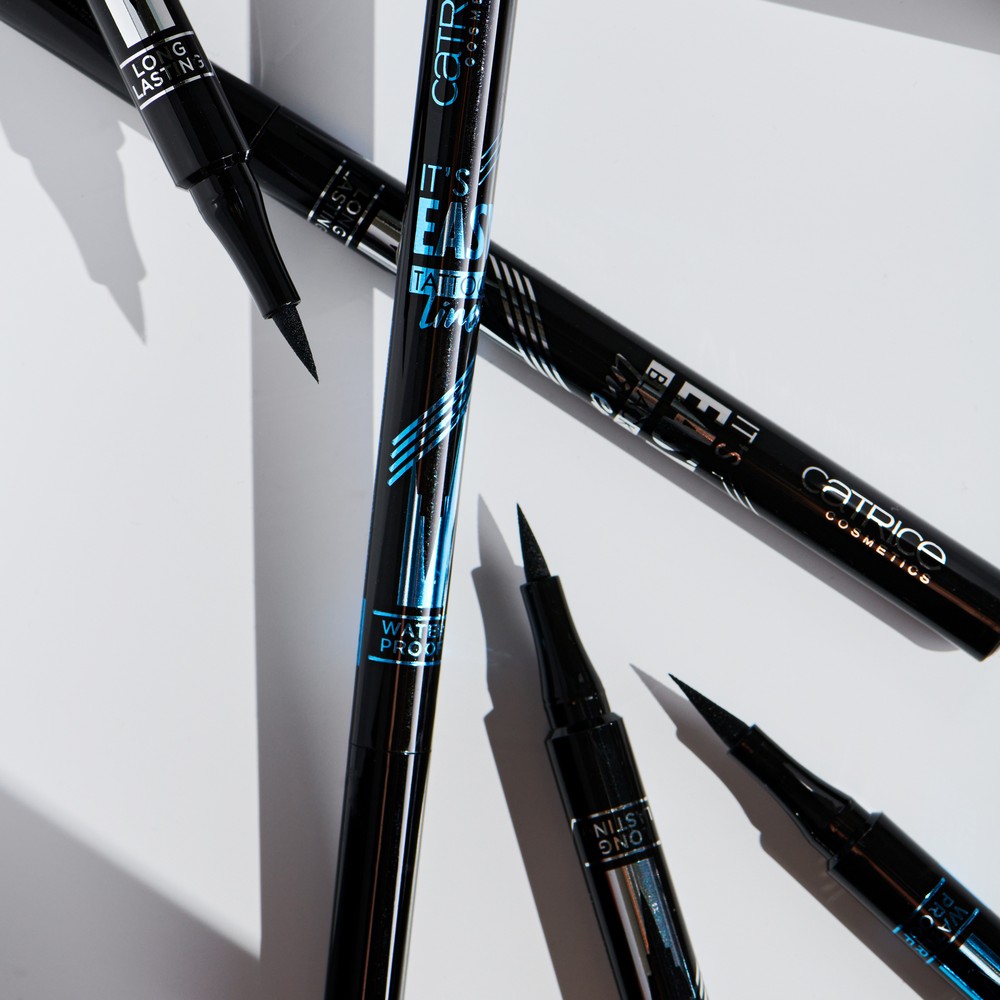 Водостойкая подводка - фломастер для век Catrice It's Easy Tattoo liner 010 1,1мл. Фото 8.