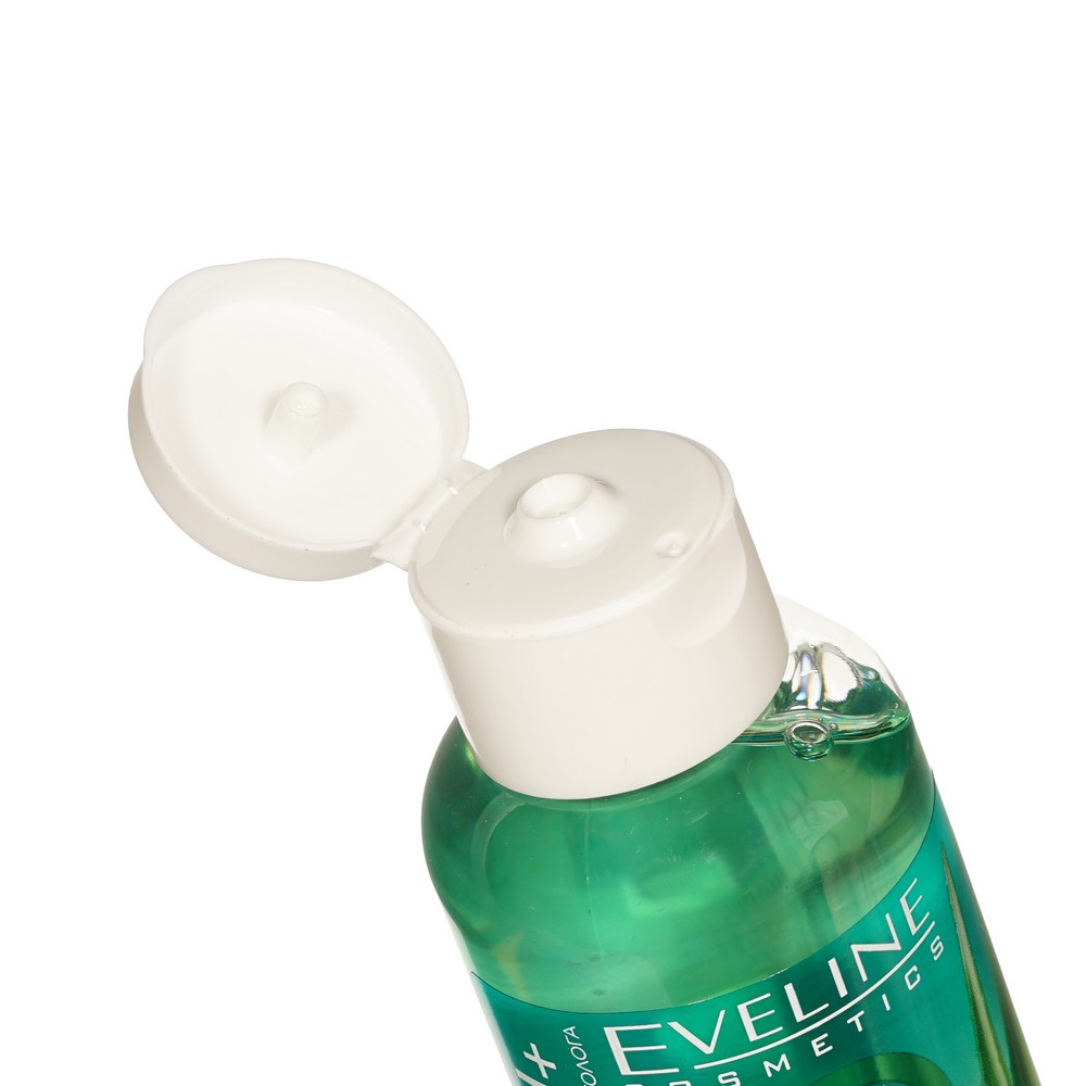 Антибактериальный успокаивающий тоник 3 в 1 Eveline Facemed+ 100мл. Фото 4.