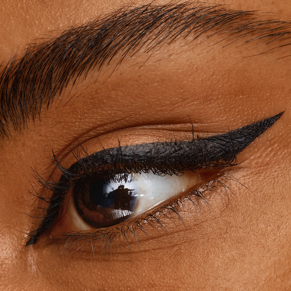 Подводка для век Catrice 24H Brush Liner 010 3мл. Фото 10.