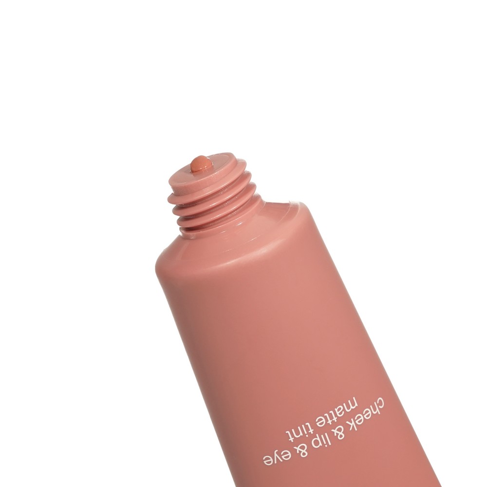 Многофункциональный матовый тинт для губ Divage Chic Touch Matte Tint 03 11мл. Фото 3.