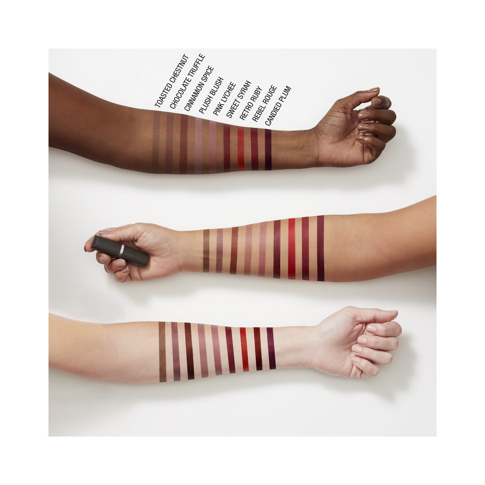 Матовая помада для губ Maybelline New York HYDRA EXTREME с маслами 945 Грецкий орех 5г. Фото 5.