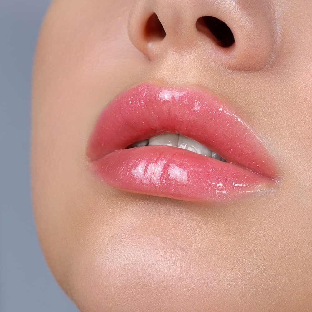 Блеск для губ Luxvisage Glass Shine 17 3г. Фото 4.