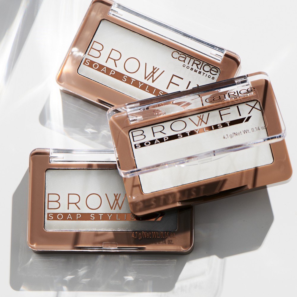 Мыло для укладки бровей Catrice Brow Fix Soap Stylist 010 4,1г. Фото 8.