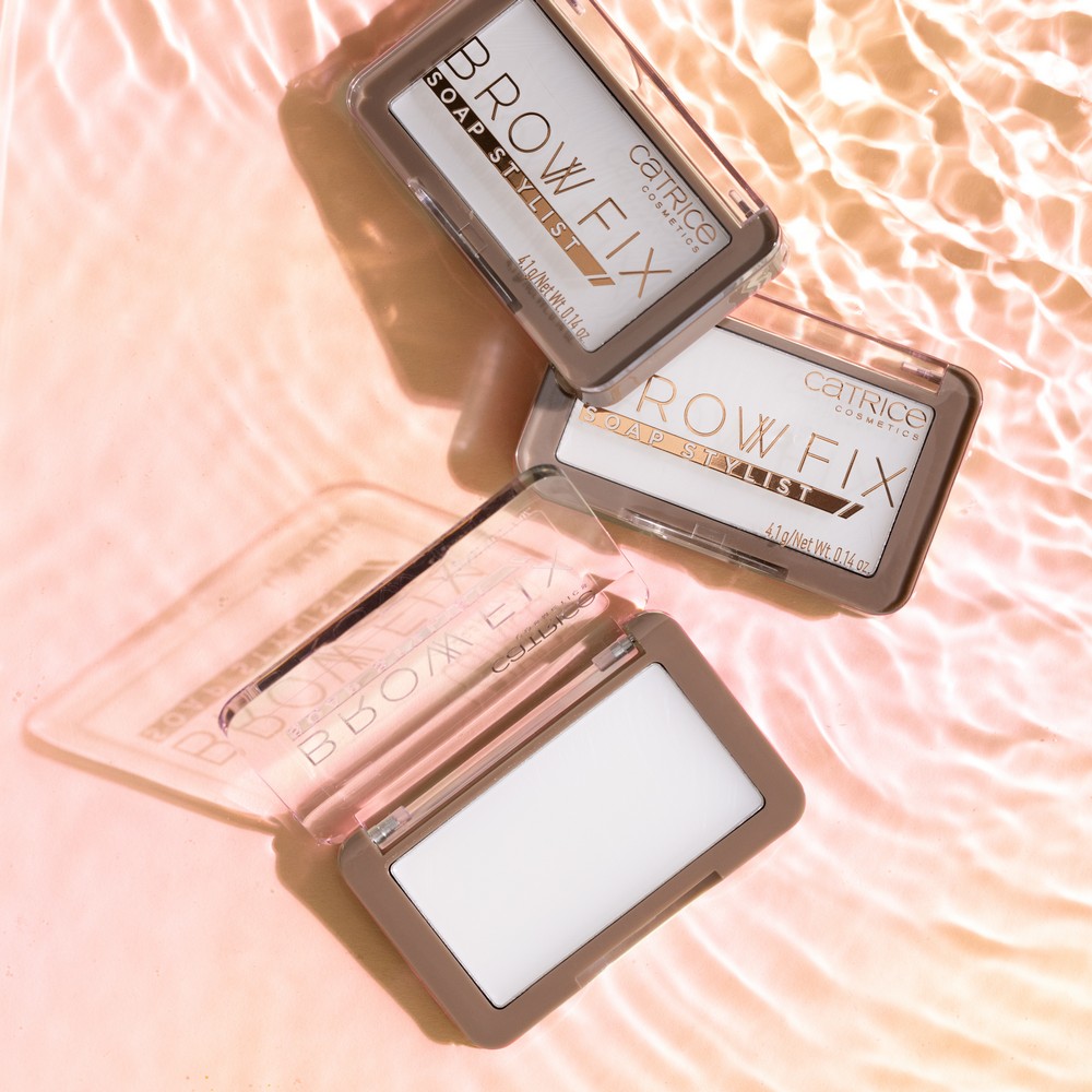 Мыло для укладки бровей Catrice Brow Fix Soap Stylist 010 4,1г. Фото 5.