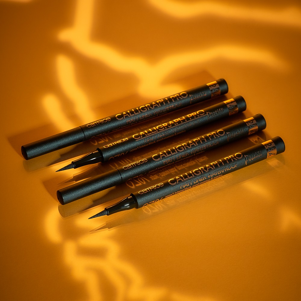 Водостойкая подводка для век Catrice Calligraph Pro Precise 24h 010 1,2мл. Фото 8.