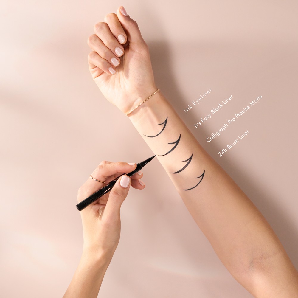 Подводка - фломастер для век Catrice It's Easy Black liner 1мл. Фото 7.