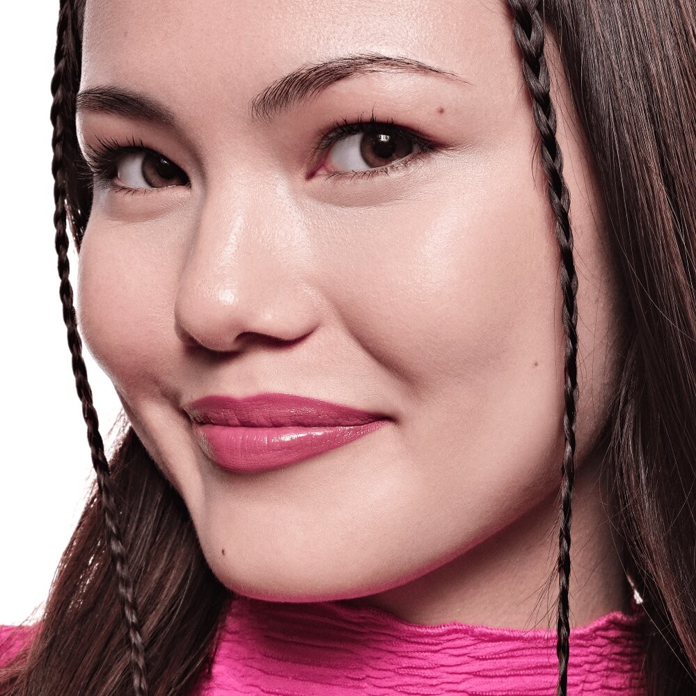 Помада для губ Essence Satin Glow luminous shine lipstick 04 3,5г. Фото 5.