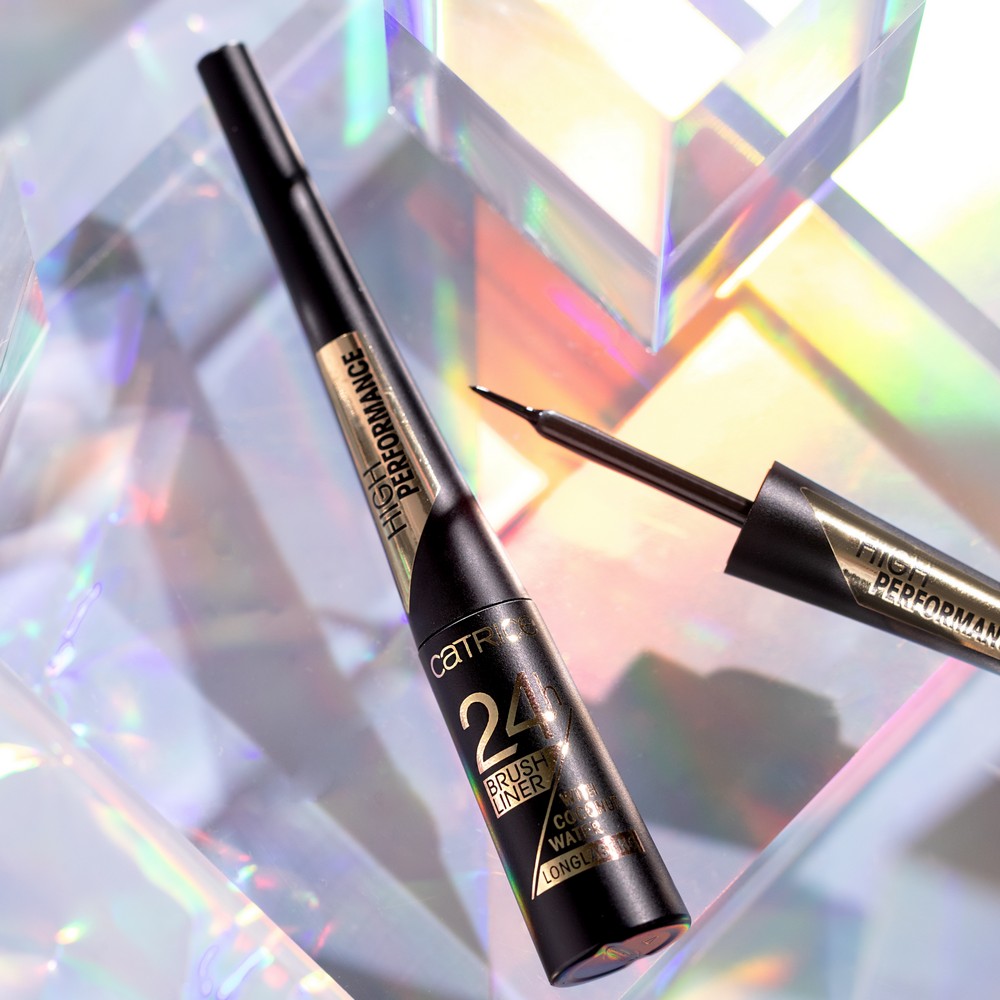 Подводка для век Catrice 24H Brush Liner 010 3мл. Фото 7.