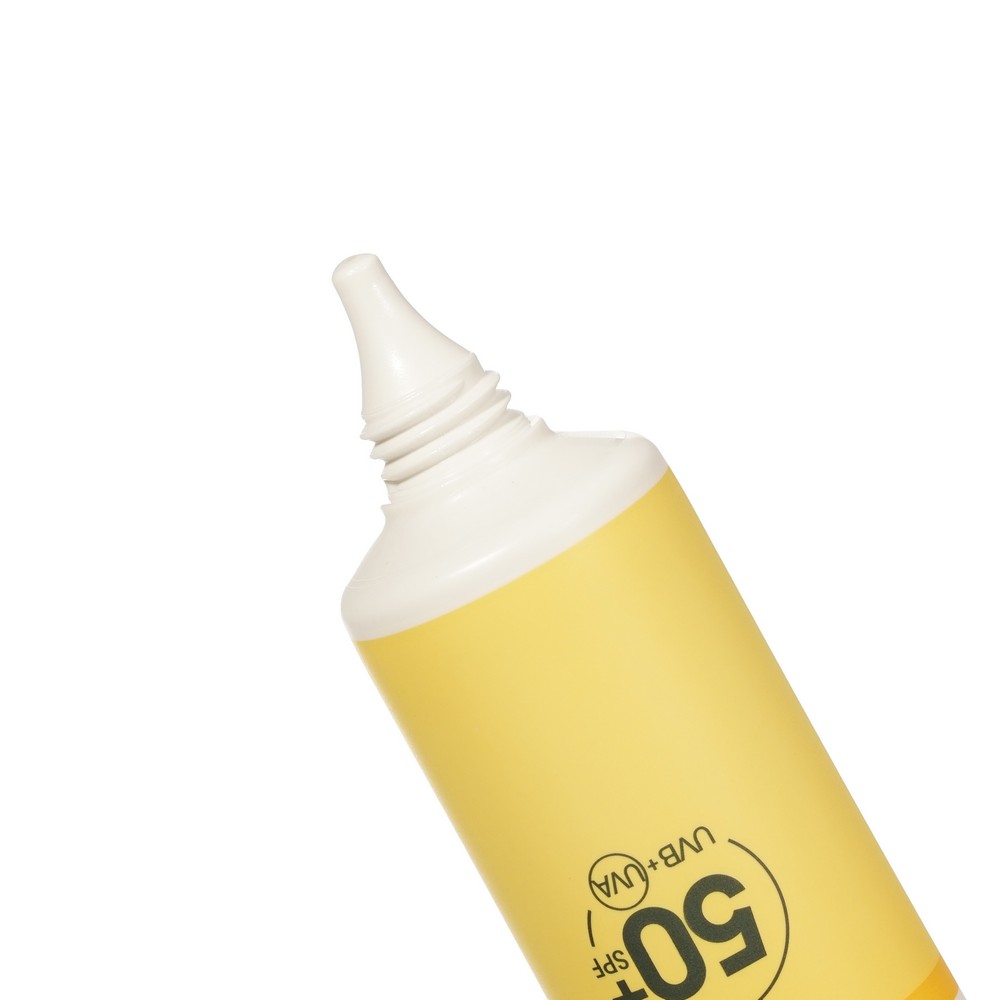 Ежедневный солнцезащитный флюид с витамином C Garnier Skin Naturals Невидимая защита SPF 50+ 40мл. Фото 6.