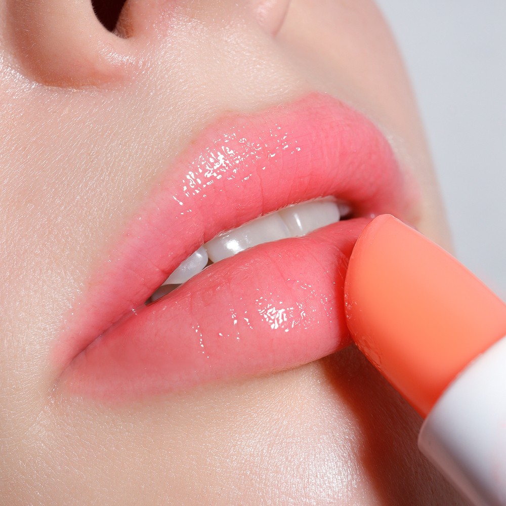 Бальзам - тинт для губ Luxvisage Tint & Care Цвет и увлажнение 02 3,9г. Фото 5.