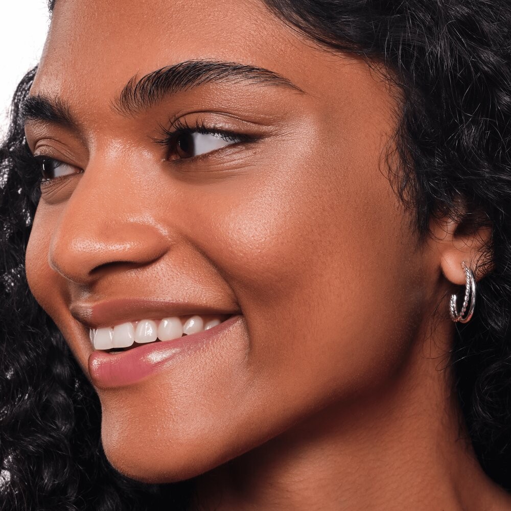 Хайлайтер для лица Essence Soft touch bouncy glow 10 4г. Фото 4.