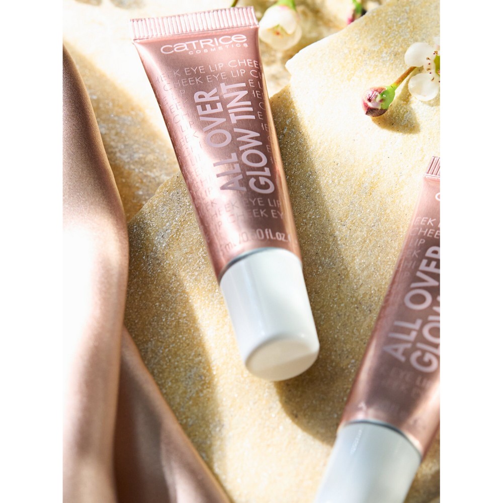 Многофункциональный тинт для глаз , губ и лица Catrice All Over Glow Tint 020 15мл. Фото 6.